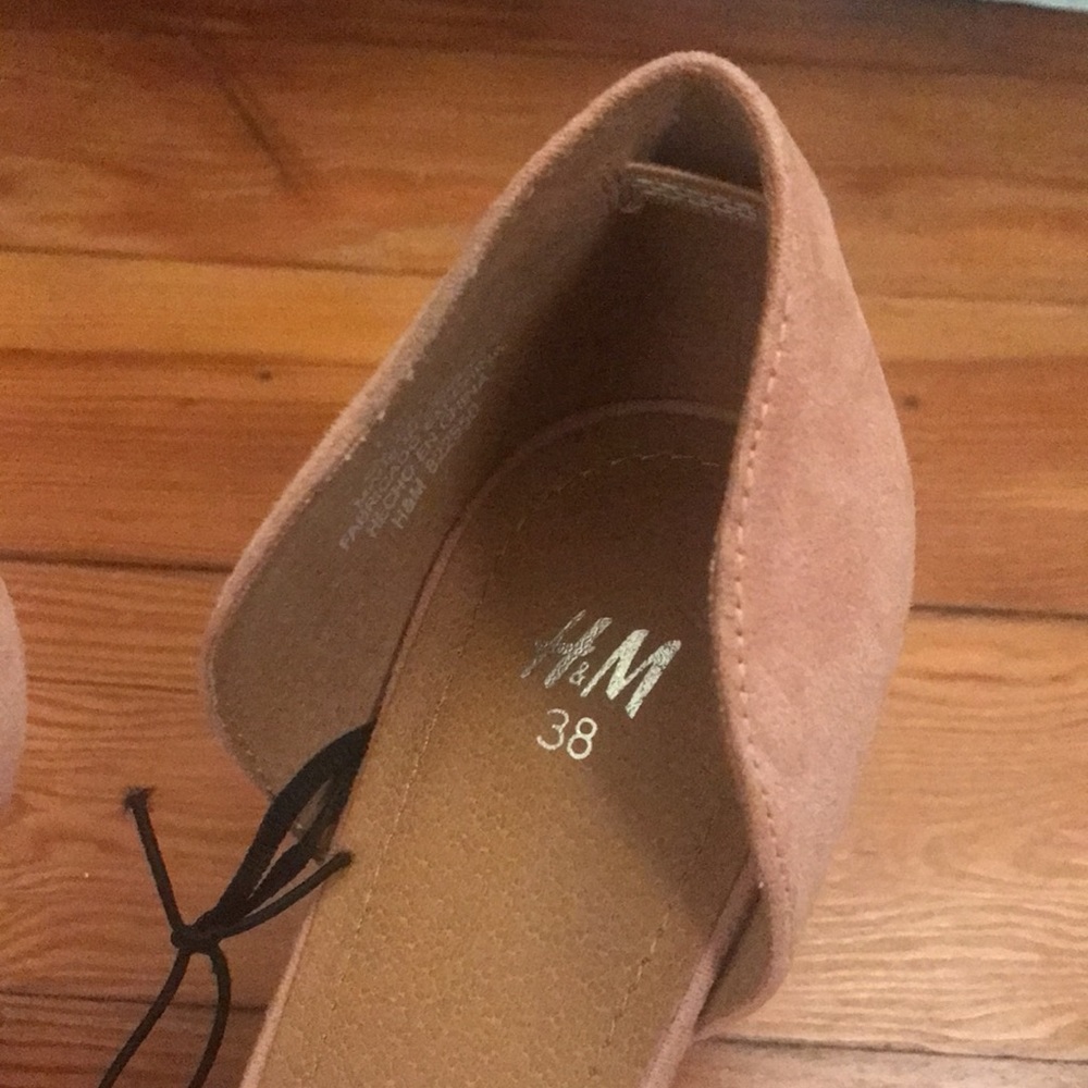 NEW H& M’s pink suede small heels size 8 - Picture 3 of 5